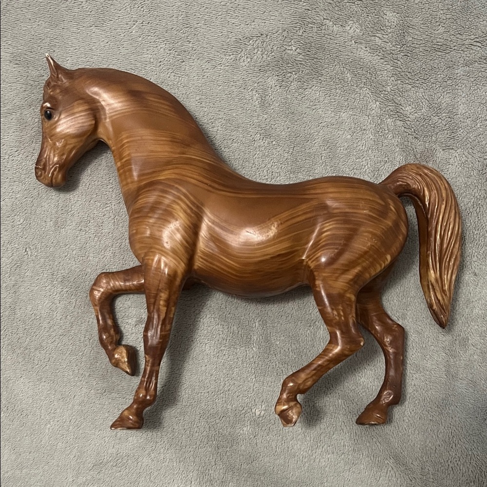 Breyer Brown Wood-Grain Arabian stallion